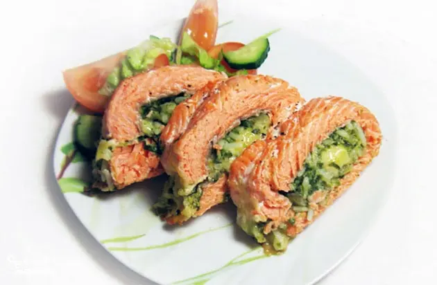 Make-Ahead Salmon and Spinach Roll 3 Salmon roll with spinach