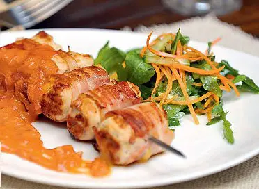 Cheese-stuffed chicken fillet rolls