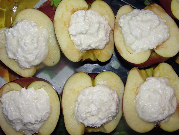 Baked apples