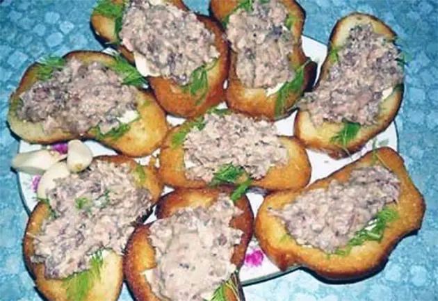 Fish croutons