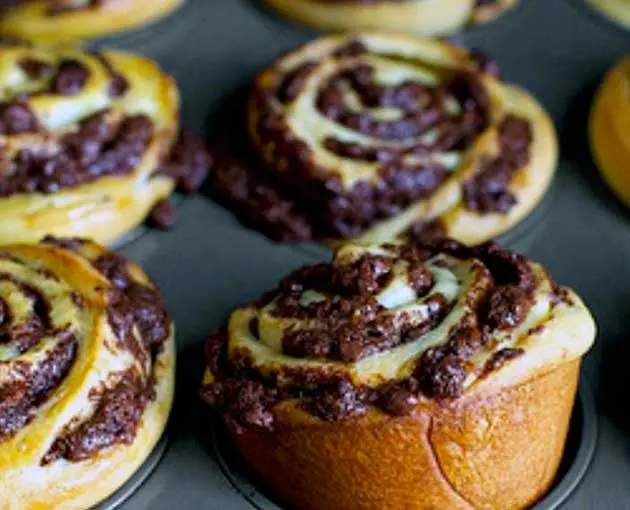 Fragrant Chocolate Swirl Rolls 3 Fragrant chocolate rolls