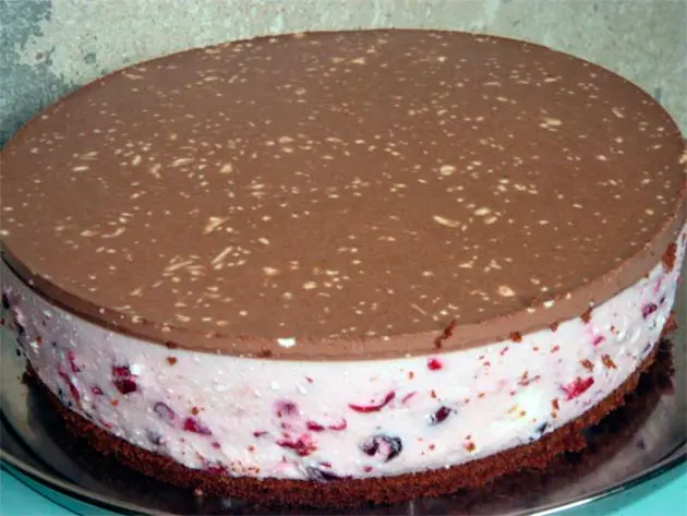Three-Layer Soufflé Cake: Sponge, Cheese, and Berry 3 Soufflé cake
