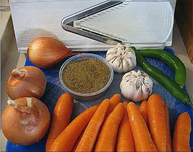 Uzbek-Style Curry: Sweet Tomato-and-Raisin Sauce for Canning 3 Curry