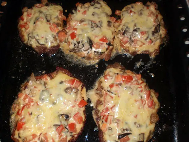 Crispy Oven-Baked Chicken Cutlets 3 Oven-baked chicken cutlet