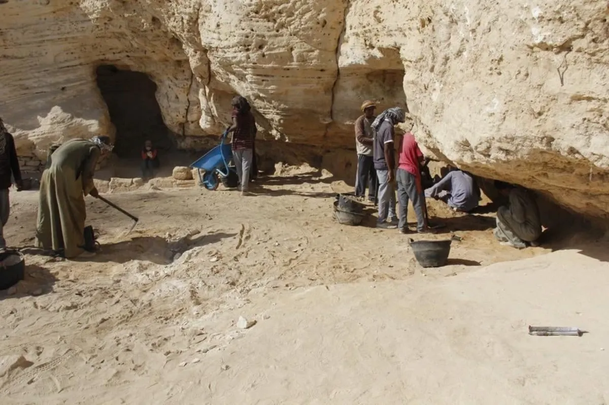 Could a 1,305‑meter tunnel lead to Cleopatra’s tomb? 6 The tunnel discovered by archaeologists leads to Cleopatra's tomb?