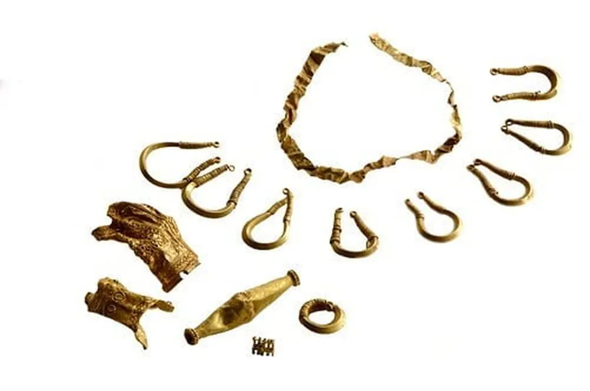 Could a 1,305‑meter tunnel lead to Cleopatra’s tomb? 4 The tunnel discovered by archaeologists leads to Cleopatra's tomb?