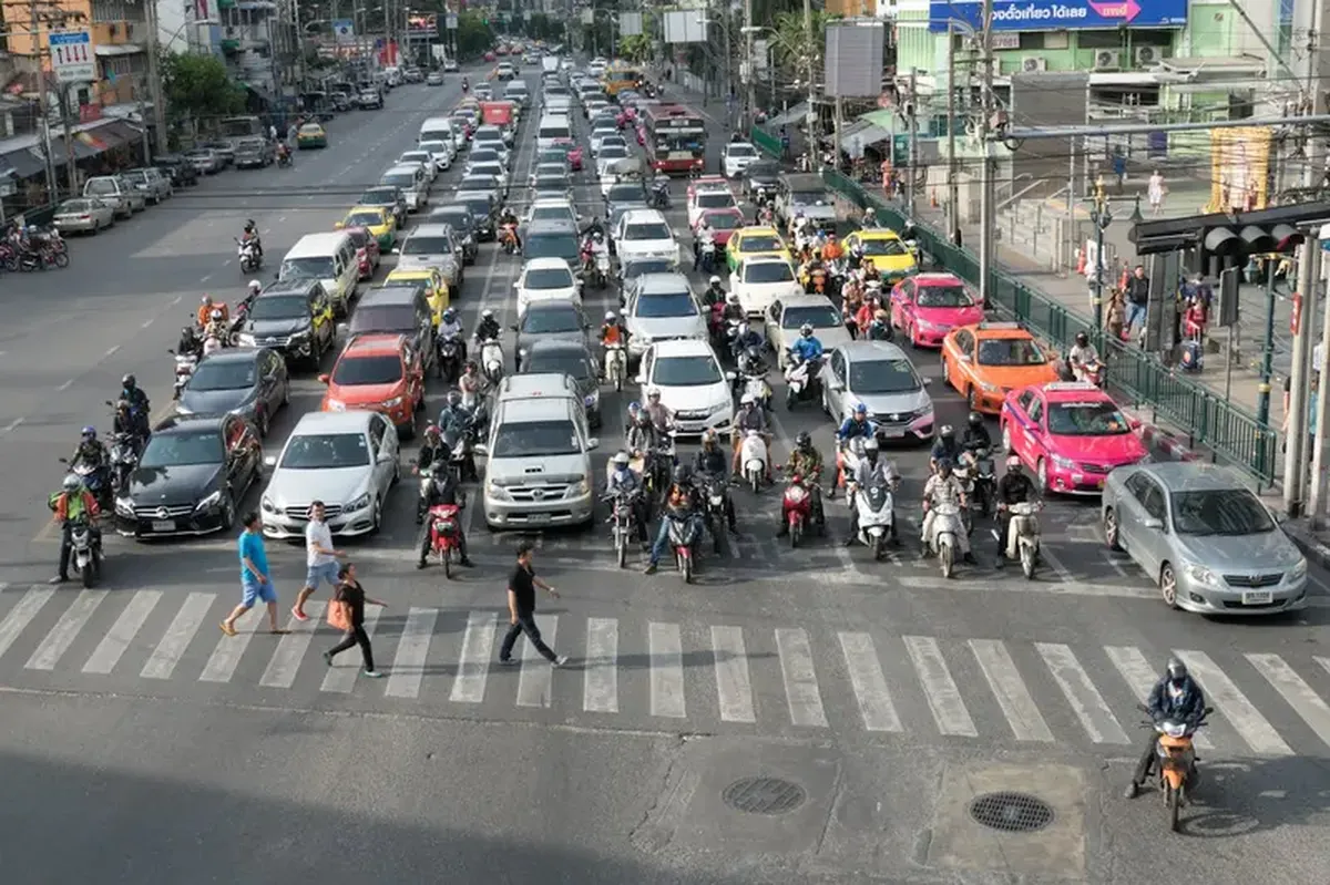 Spot a Psychopath at the Wheel by This One Habit 3 You can spot a psychopath behind the wheel by one habit.