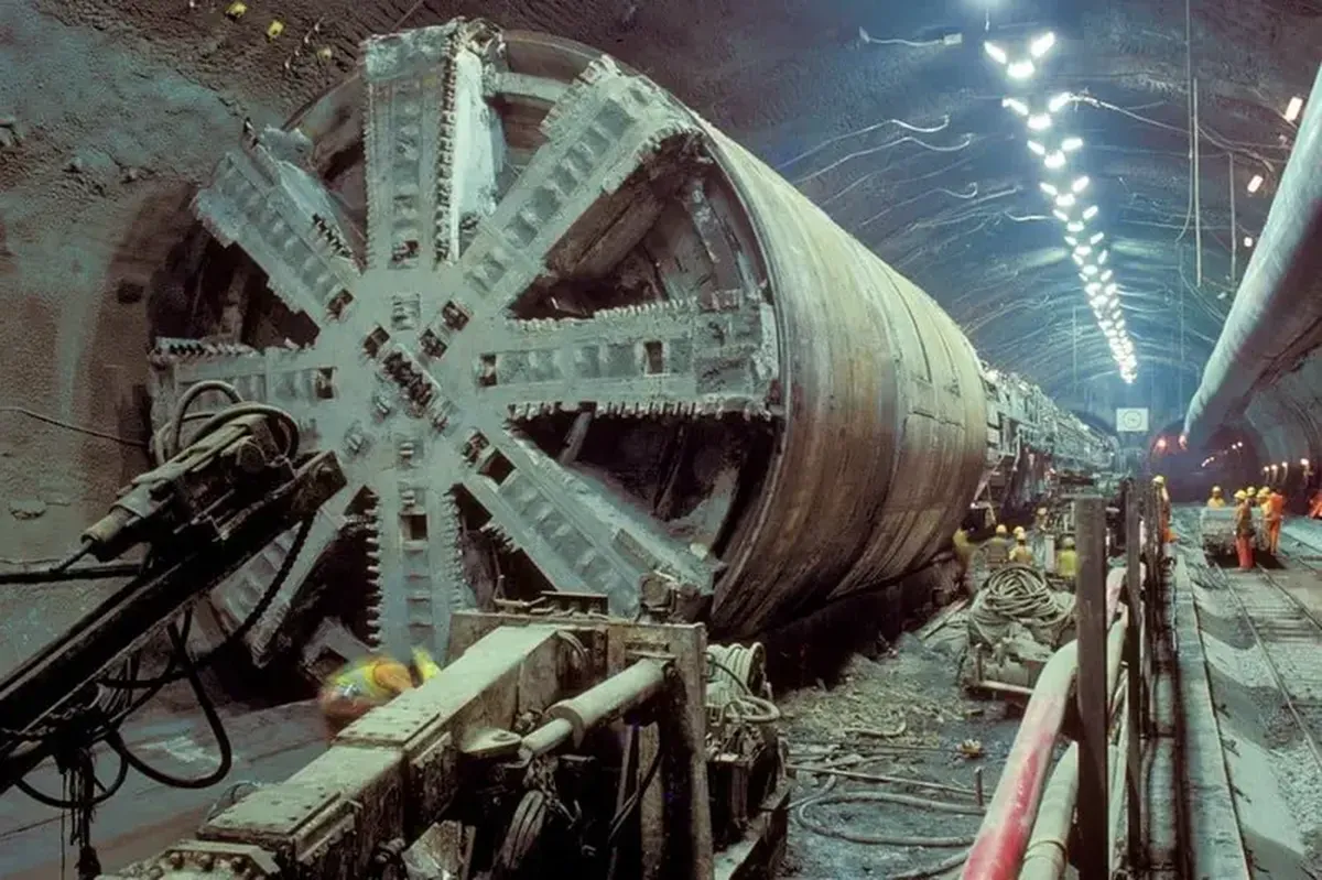 How Engineers Build Underwater Tunnels 5 budivnycztvo tunelya