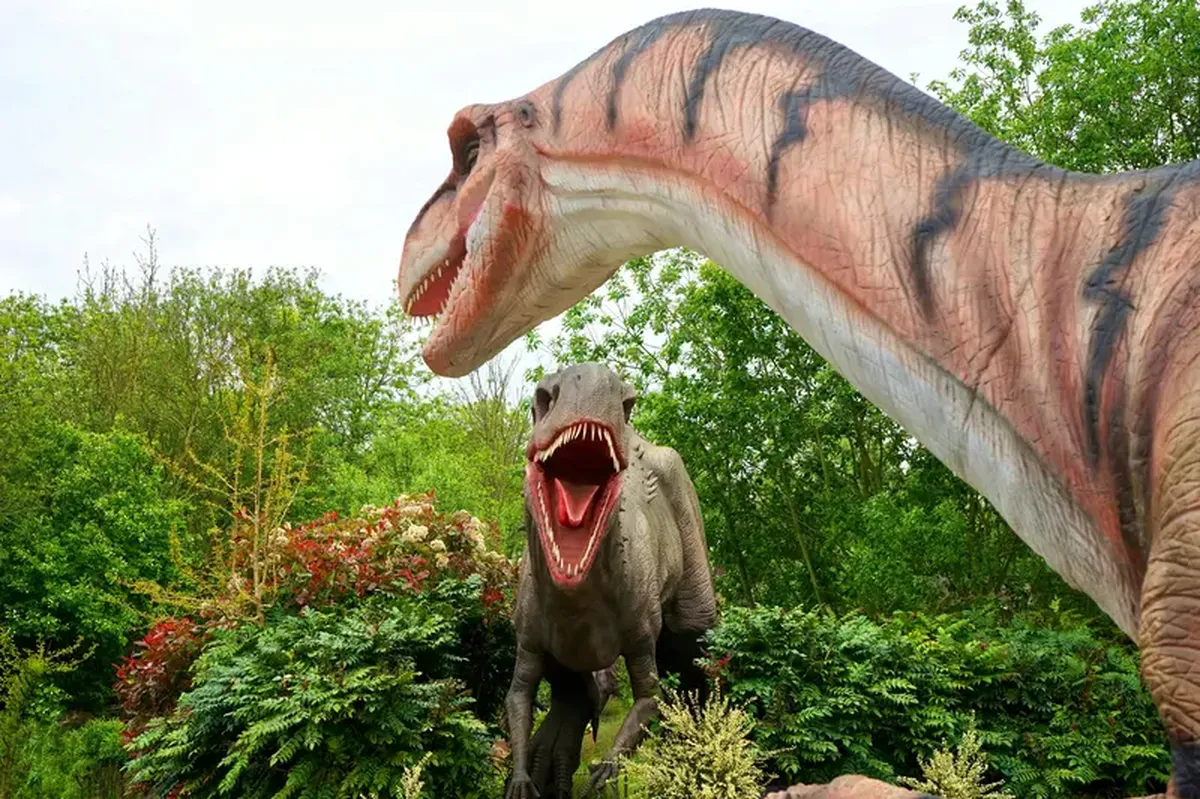 How walking on two legs helped dinosaurs dominate Earth for 160 million years 4 Why did dinosaurs dominate Earth for 160 million years?