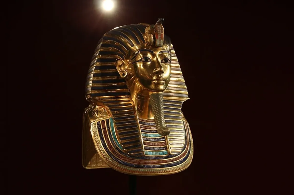 Drunk at the wheel? A new version of Tutankhamun's death.