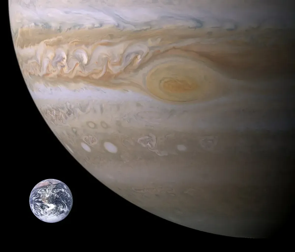 What’s Inside Jupiter — and Why It Has No Solid Surface 5 Jupiter, the giant planet, has no solid surface. How is that possible?