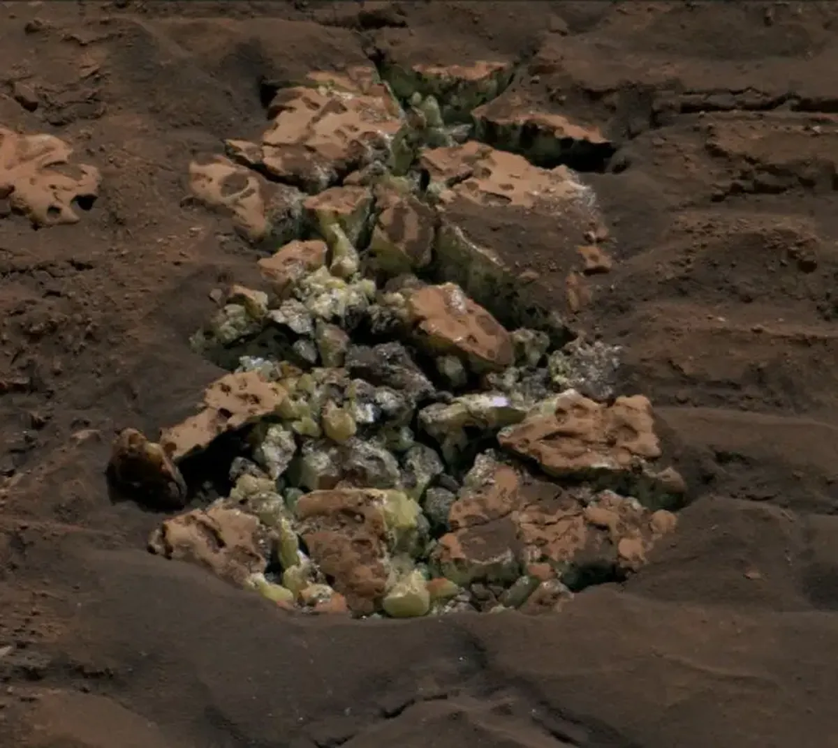 Surprise: NASA's rover has found pure sulfur on the Red Planet.