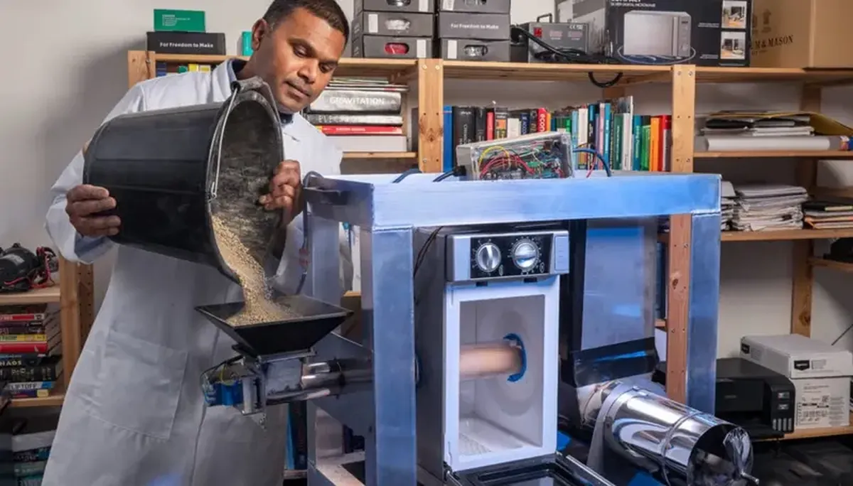 A 'microwave' for the Moon: tech that could turn frozen lunar soil into drinking water 3 Scientists have invented a