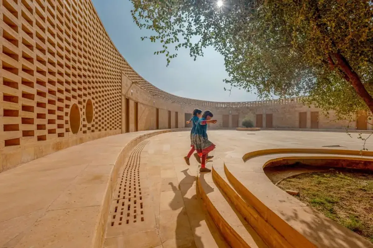 An oasis in the desert: a school in India has been built to defy the heat.