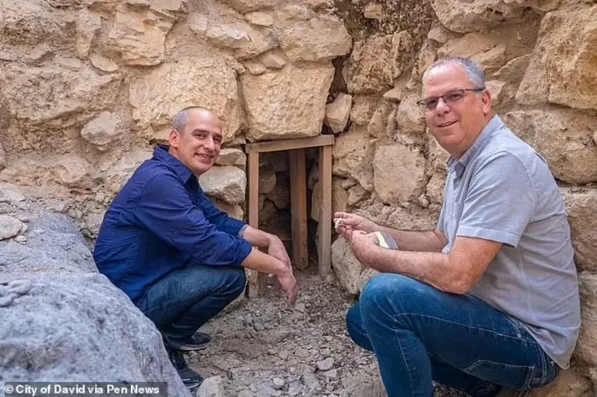 Who Built Jerusalem’s Legendary Wall? New Dating Points to King Uzziah 5 Archaeologists have uncovered the mystery of Jerusalem's legendary wall.