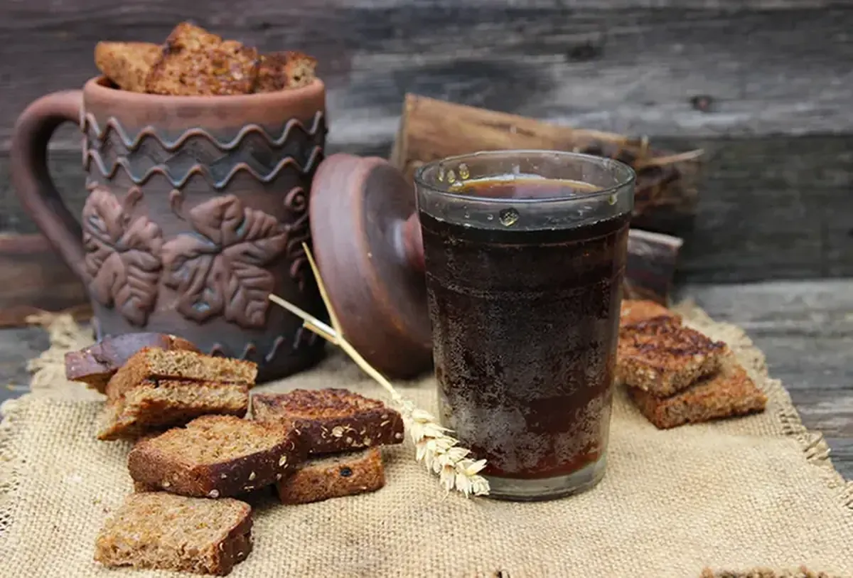 Homemade kvass: a recipe for a refreshing drink.
