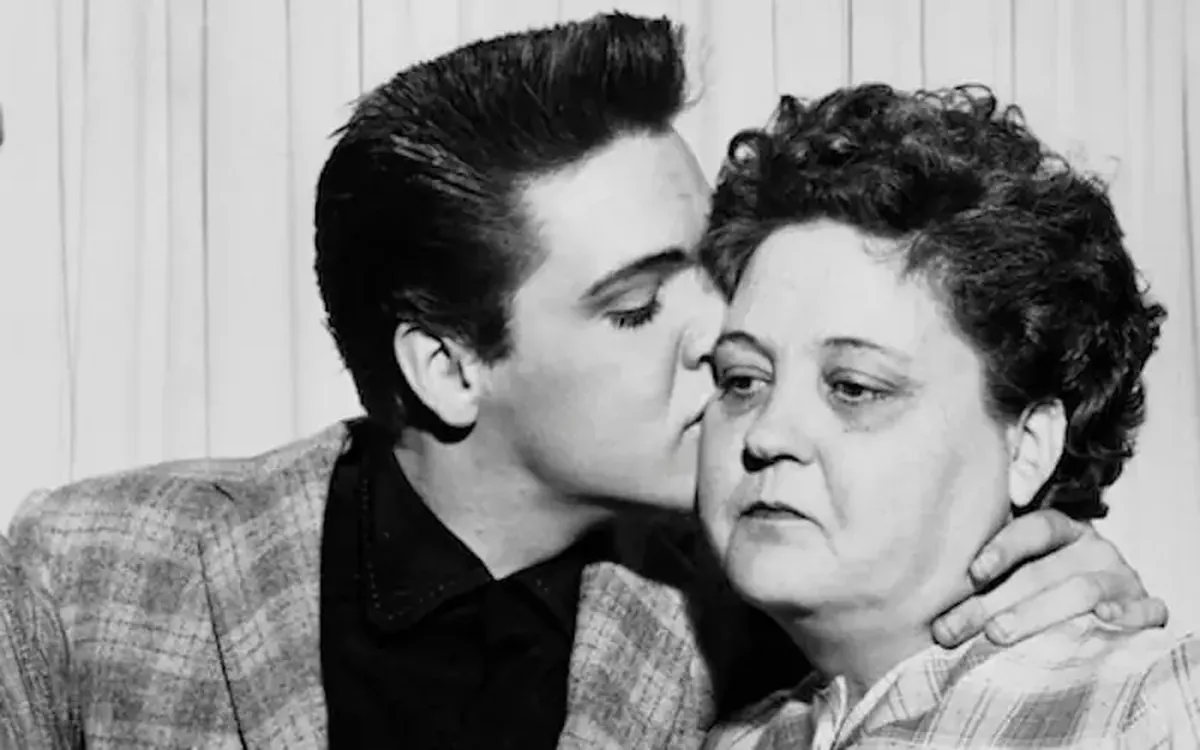 How Elvis Became the Voice of a New America 9 Elvis Presley: the new voice of America