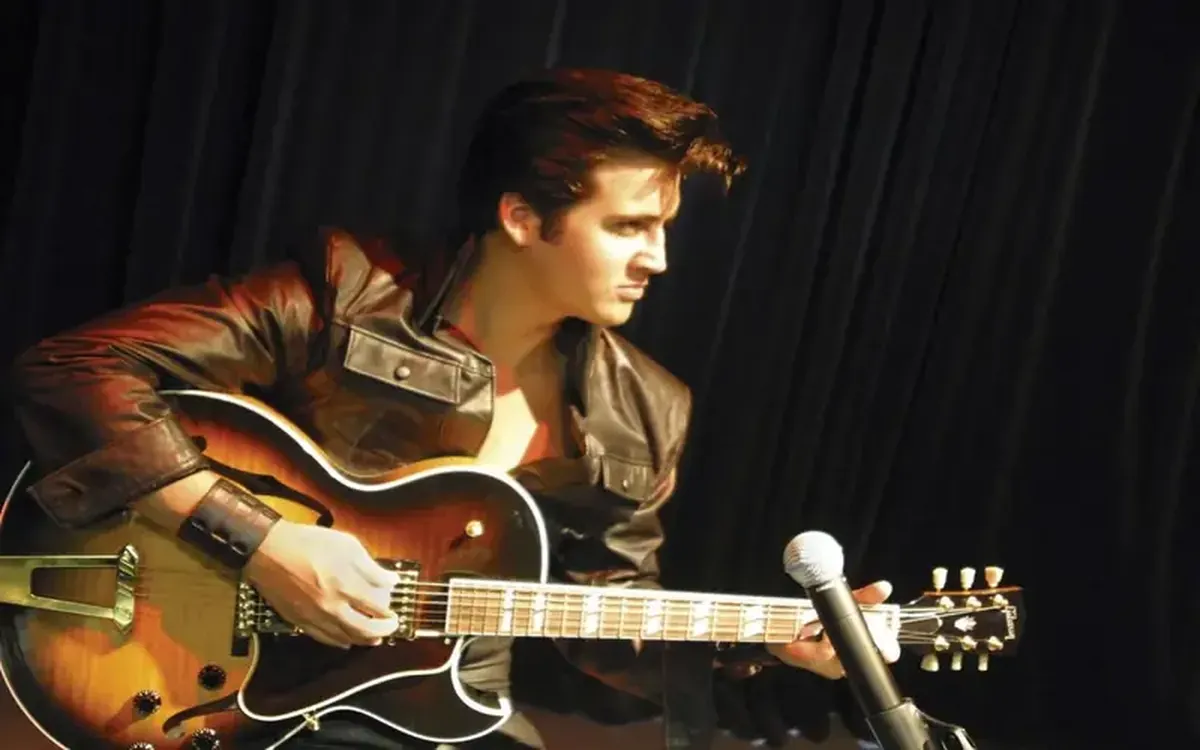 How Elvis Became the Voice of a New America 3 Elvis Presley: the new voice of America