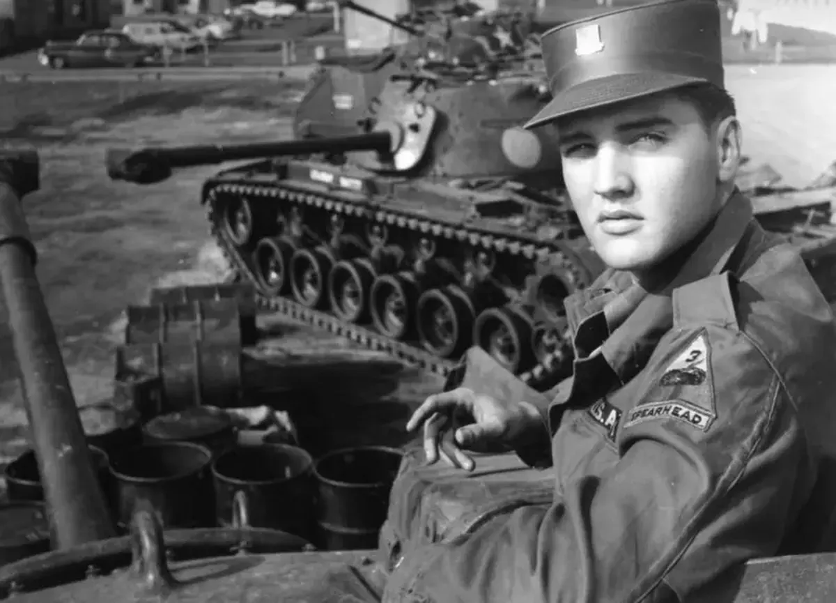 How Elvis Became the Voice of a New America 8 Elvis Presley: the new voice of America