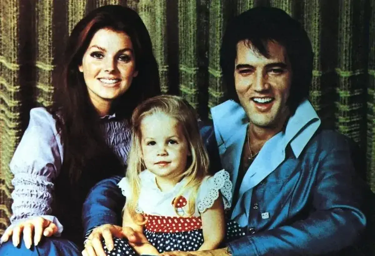 How Elvis Became the Voice of a New America 15 Elvis Presley: the new voice of America