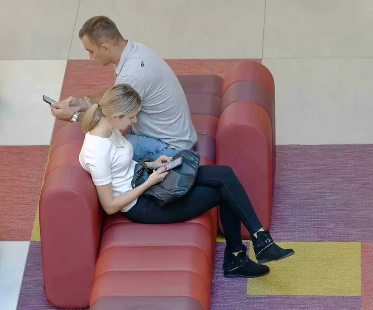 Phubbing: How to Stop Your Phone From Ruining Your Relationship 3 Phubbing: How to Overcome the Impact of Smartphones on Relationships