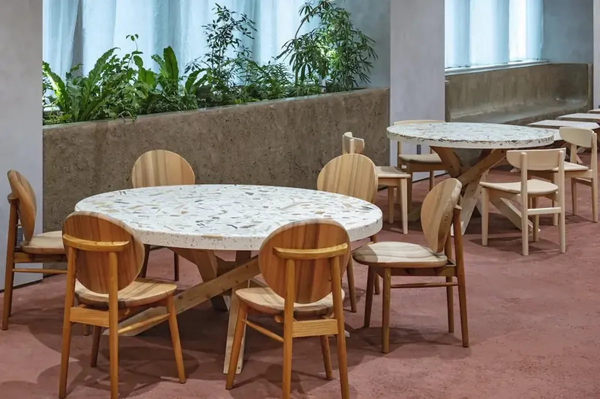 Japanese know-how: how to make a wooden table without felling a tree.