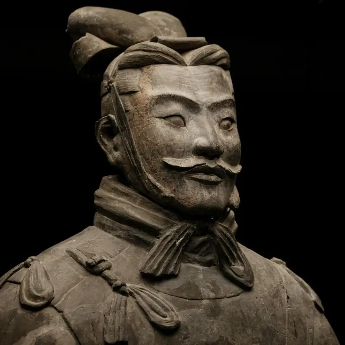 A rare statue of a general has been discovered in the Terracotta Army.