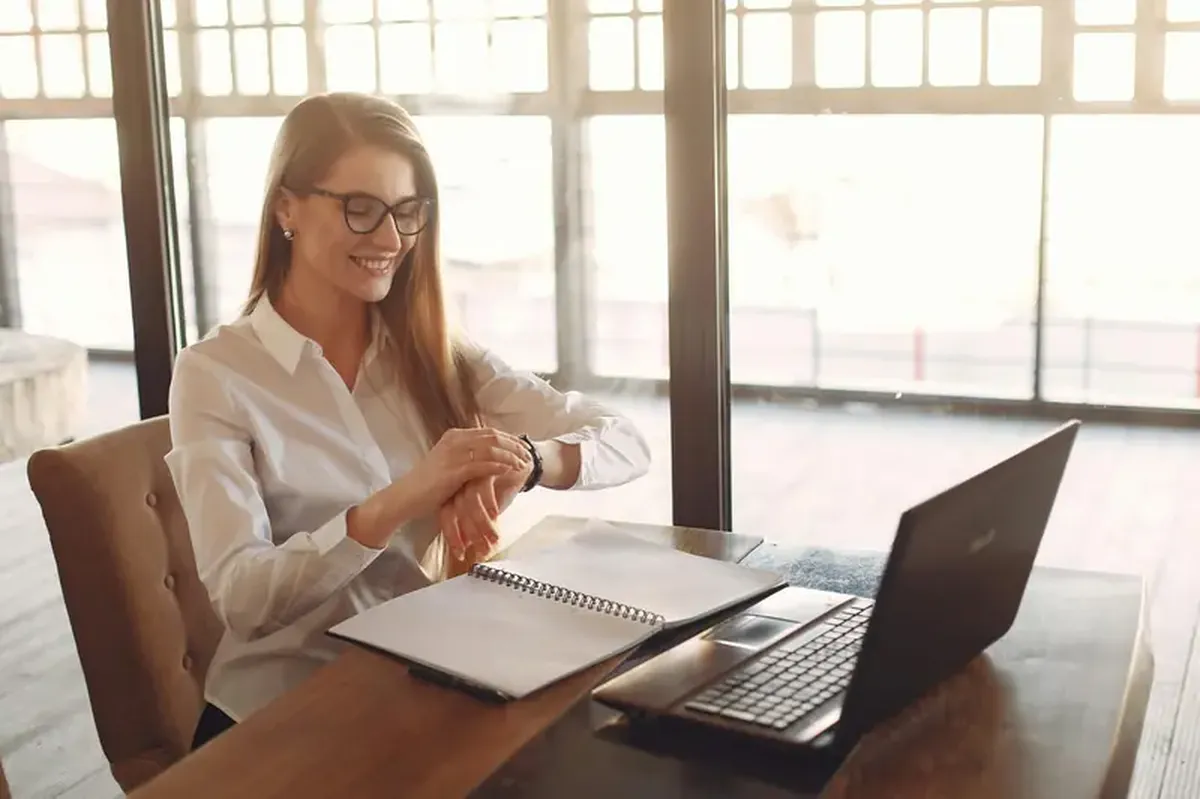 Why a 9-to-6 Workday Might Be Better for Your Health 3 Nine-to-six: a traditional work schedule is beneficial for your health.