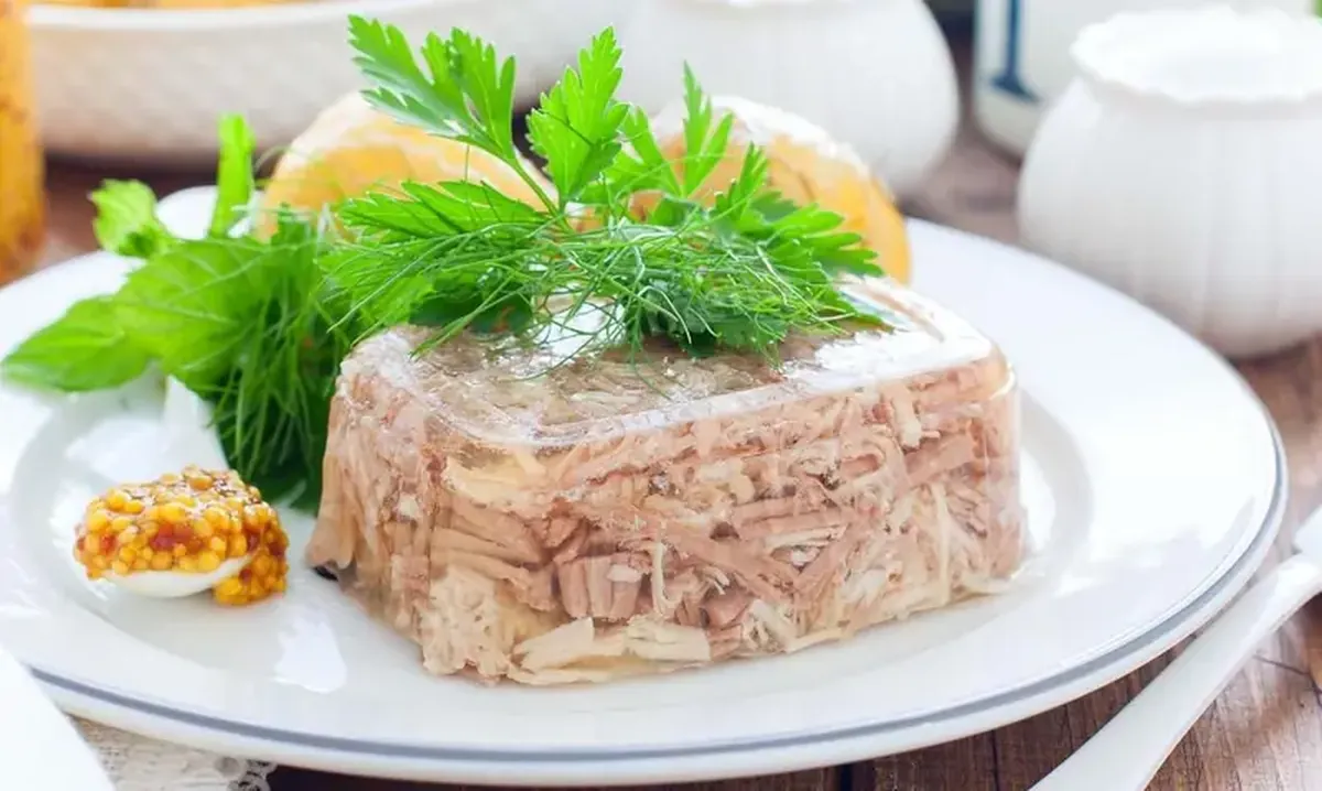 How to Make Classic Kholodets, the Collagen-Rich Aspic for Cold Weather 3 Current recipe: aspic — perfect for cold weather.