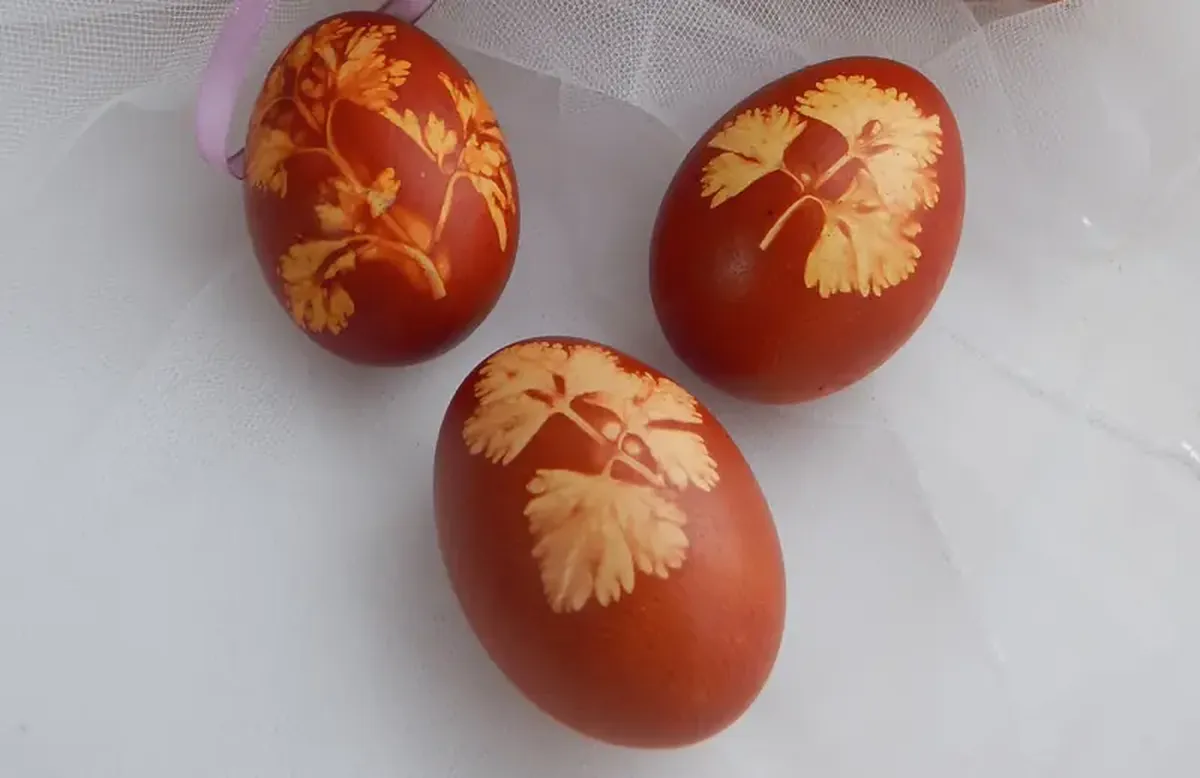 How to Break the Fast: Easter Recipes, Egg-Dyeing, and Decorations 8 Preparing for Easter: recipes to break the fast.
