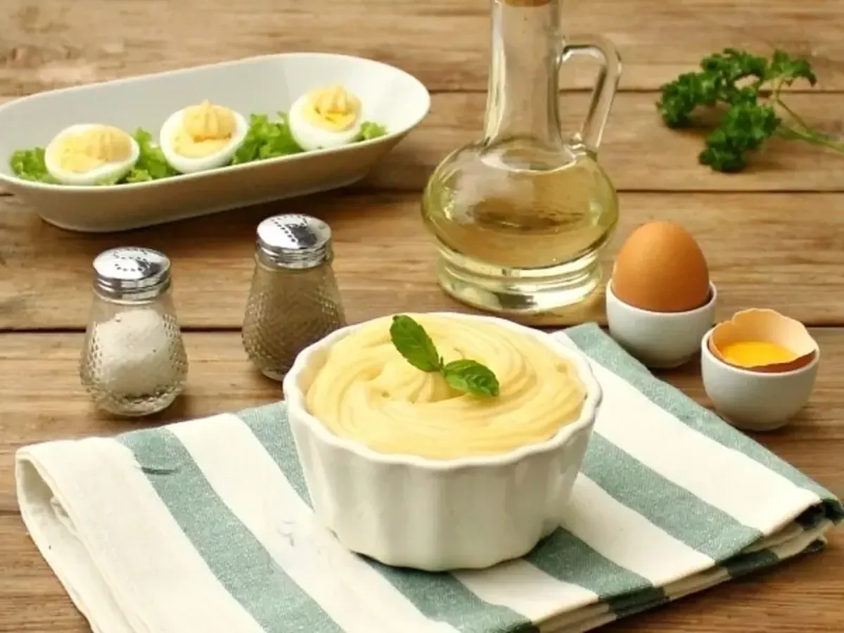 Homemade Mayonnaise for Your New Year's Olivier Salad 3 For New Year's Olivier salad: homemade mayonnaise recipe.
