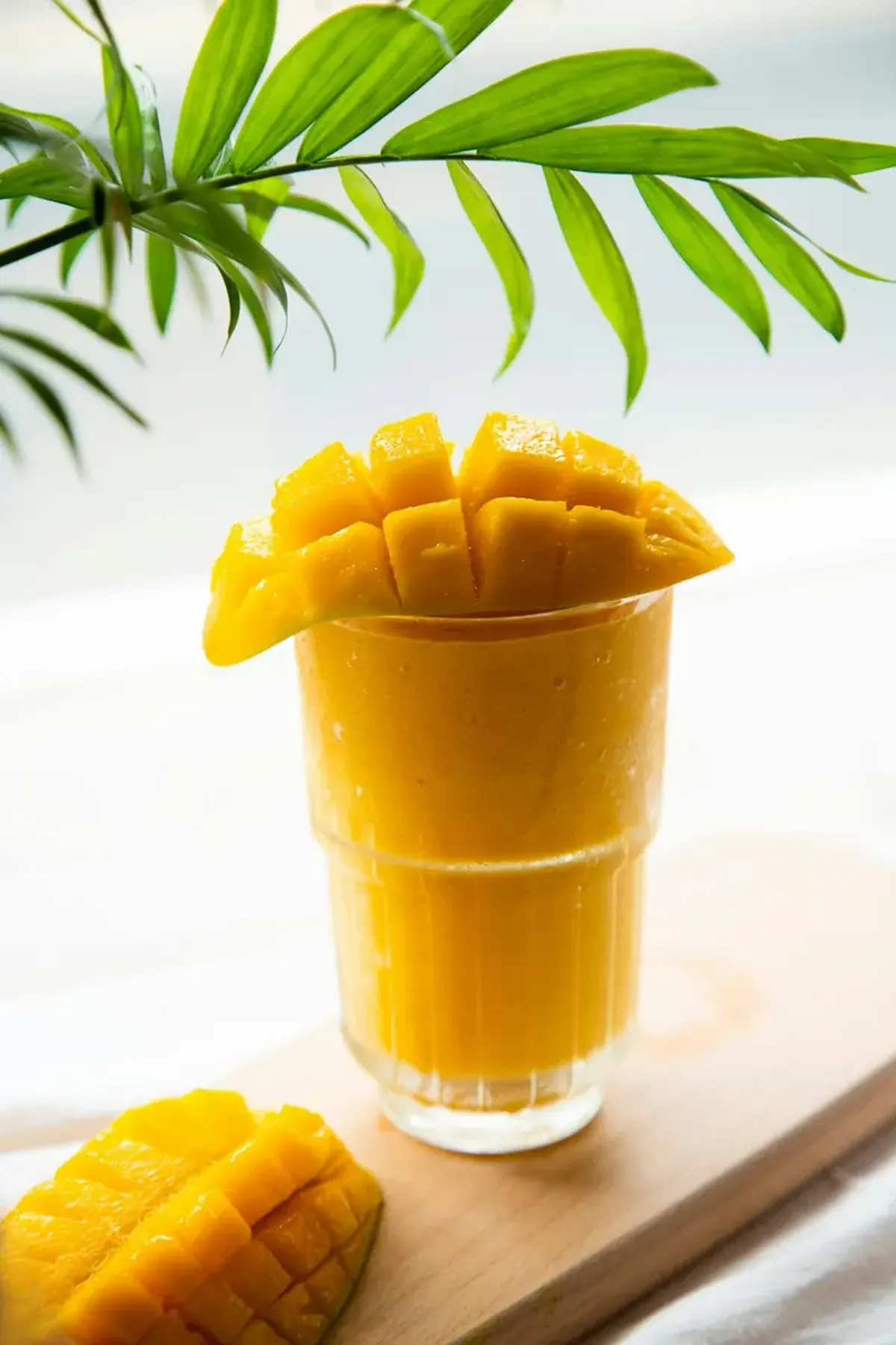 The Mysterious Stranger: Benefits and Risks of Mangoes