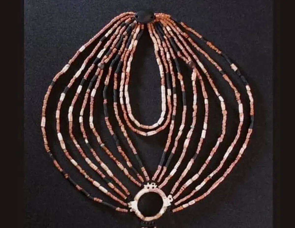 9,000-year-old necklace: reconstruction of the ornament.