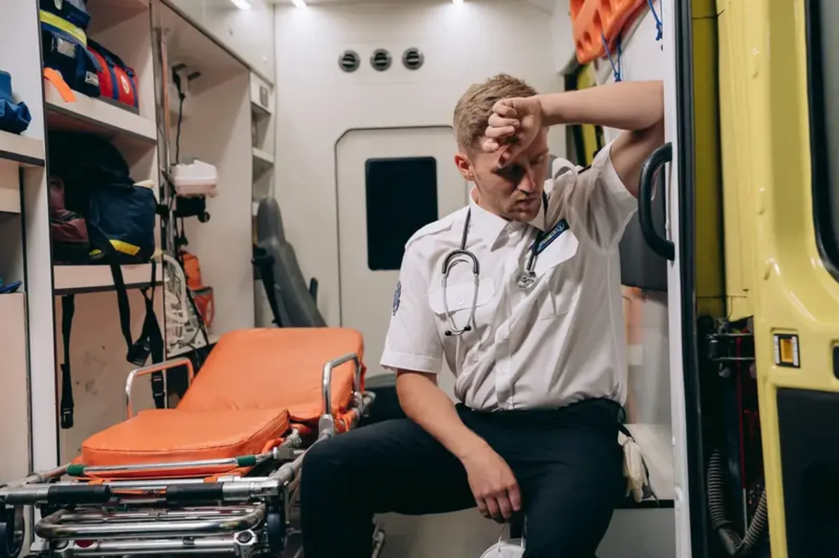 Two short naps beat one long sleep for night-shift alertness 3 The Science of Sleep: How to Stay Active During Night Shifts