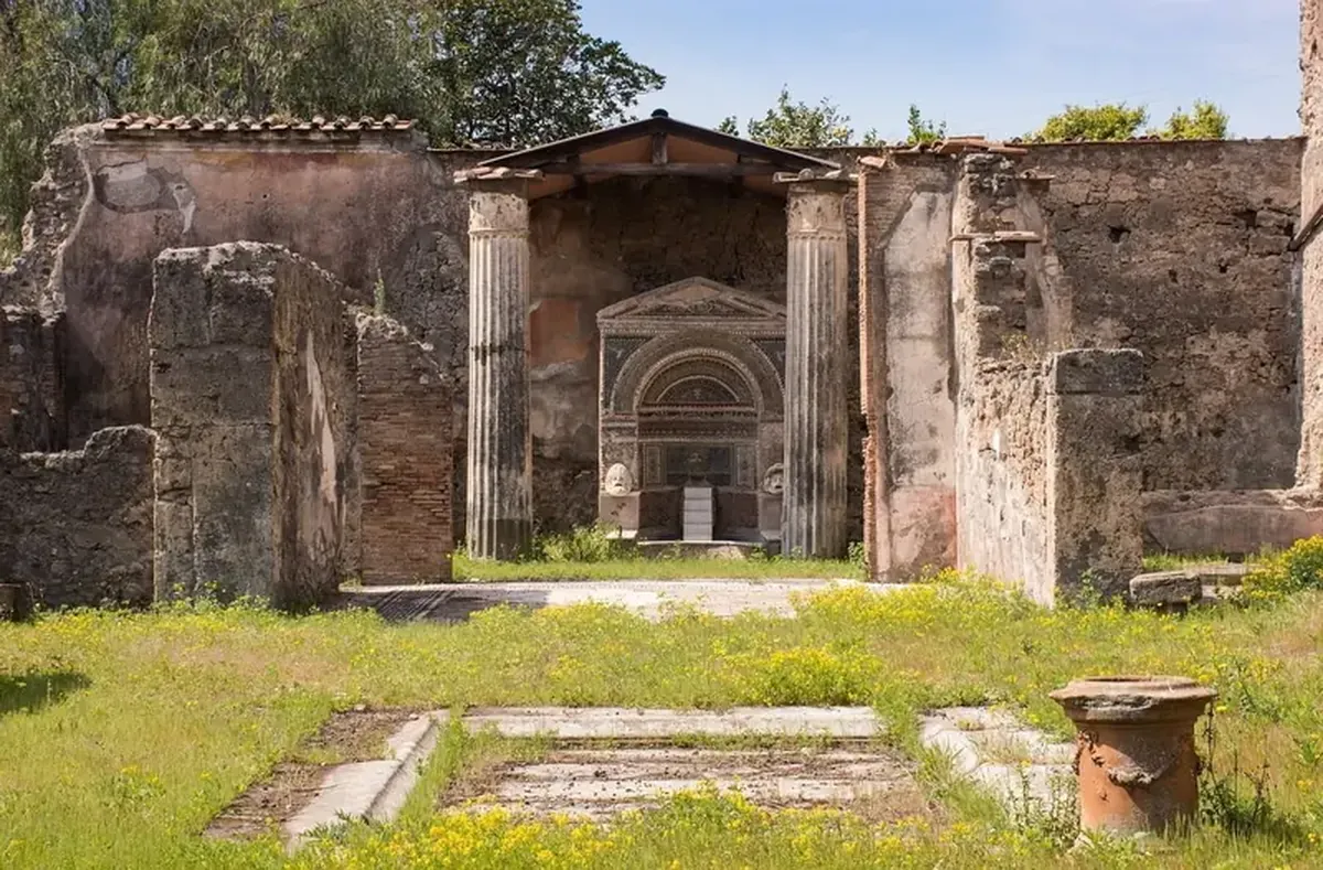 What a Cramped Room in Pompeii Reveals About Slaves in Ancient Rome 3 New discoveries in Pompeii: a history preserved in lava.