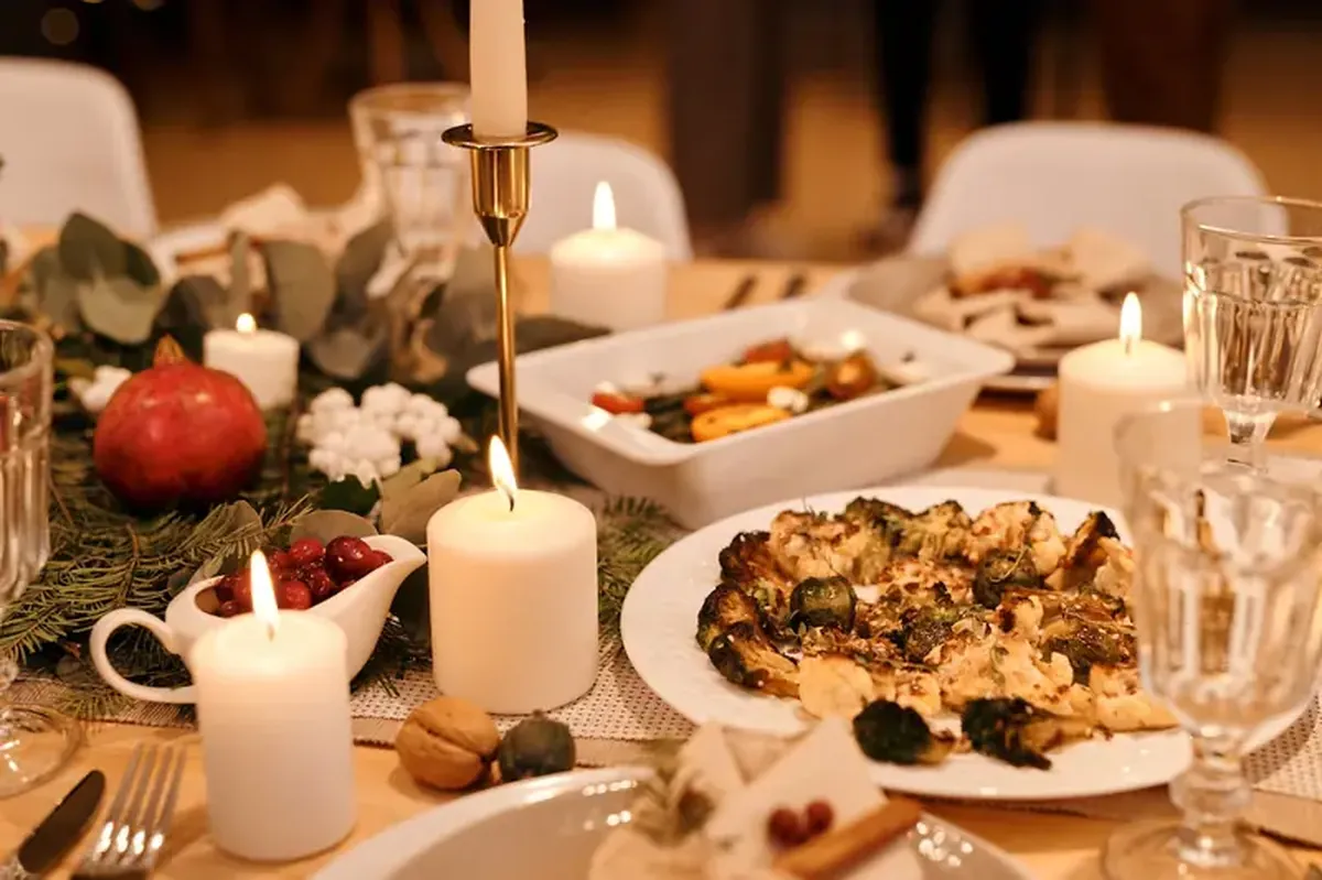 Inside the Christmas Dinner of the Future: Seaweed Pigs in Blankets, Lab-Grown Turkey, and Pea Cheese 3 What will the Christmas feast of the future look like? Undoubtedly, it will be delicious and healthy!