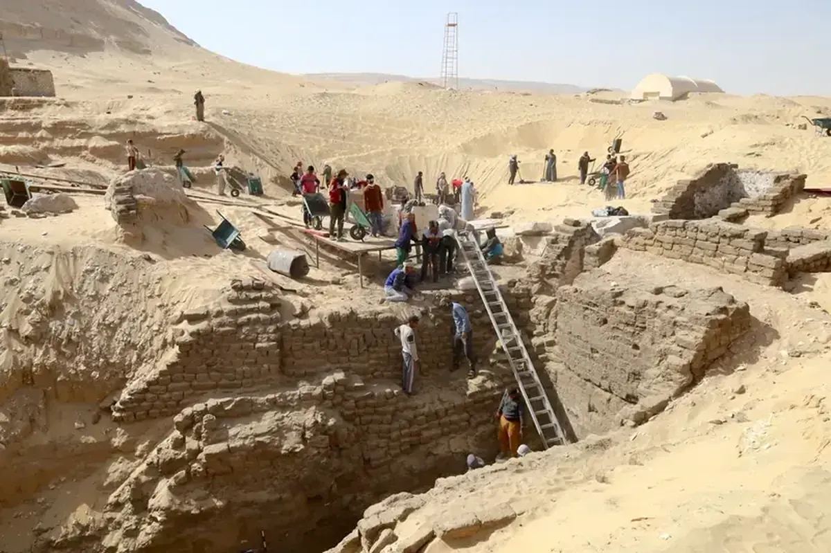 In the sands of Egypt, scientists have uncovered the tomb of a mysterious warrior pharaoh.