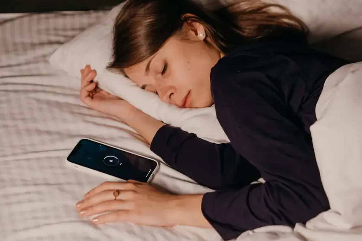 Losing Deep Sleep Raises Dementia Risk 3 A reduction in the slow-wave sleep phase increases the risk of dementia.