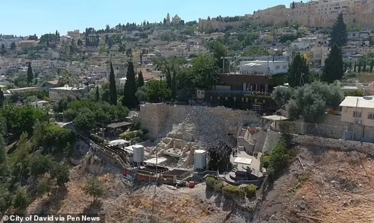 Who Built Jerusalem’s Legendary Wall? New Dating Points to King Uzziah 3 Archaeologists have uncovered the mystery of Jerusalem's legendary wall.