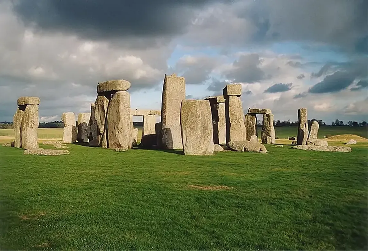 Stonehenge’s Altar Stone Came From Northeast Scotland, Not Wales 3 Breaking news: The Altar Stone of Stonehenge does not come from Wales.
