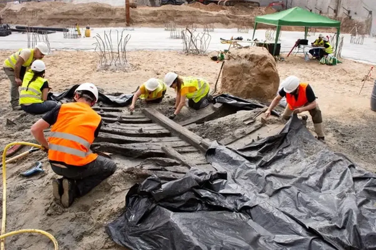 In central Barcelona, the remains of a large medieval ship have been uncovered.