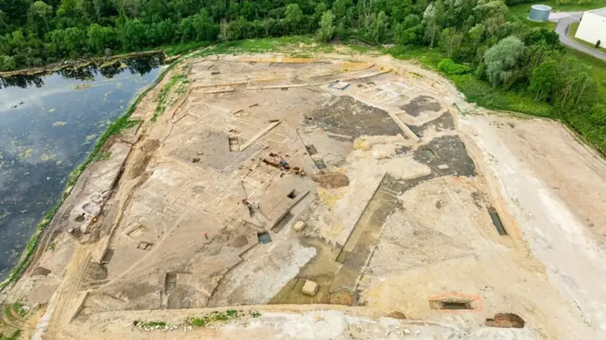 A Massive Roman Villa Fit for the Elite Unearthed Near Auxerre 3 In France, archaeologists have uncovered a massive villa that belonged to the ancient Roman elite.