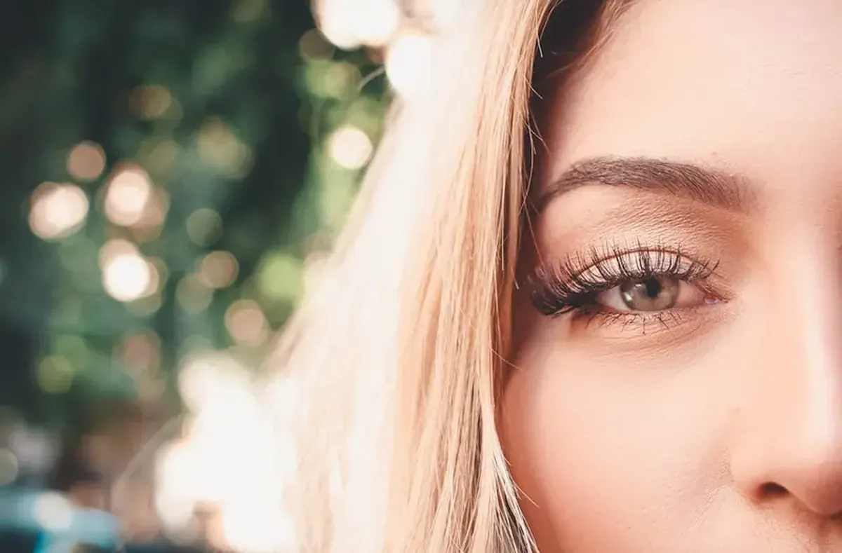 The Hidden Health Risks of Eyelash Extensions 3 According to an expert, eyelash extensions pose serious health risks.