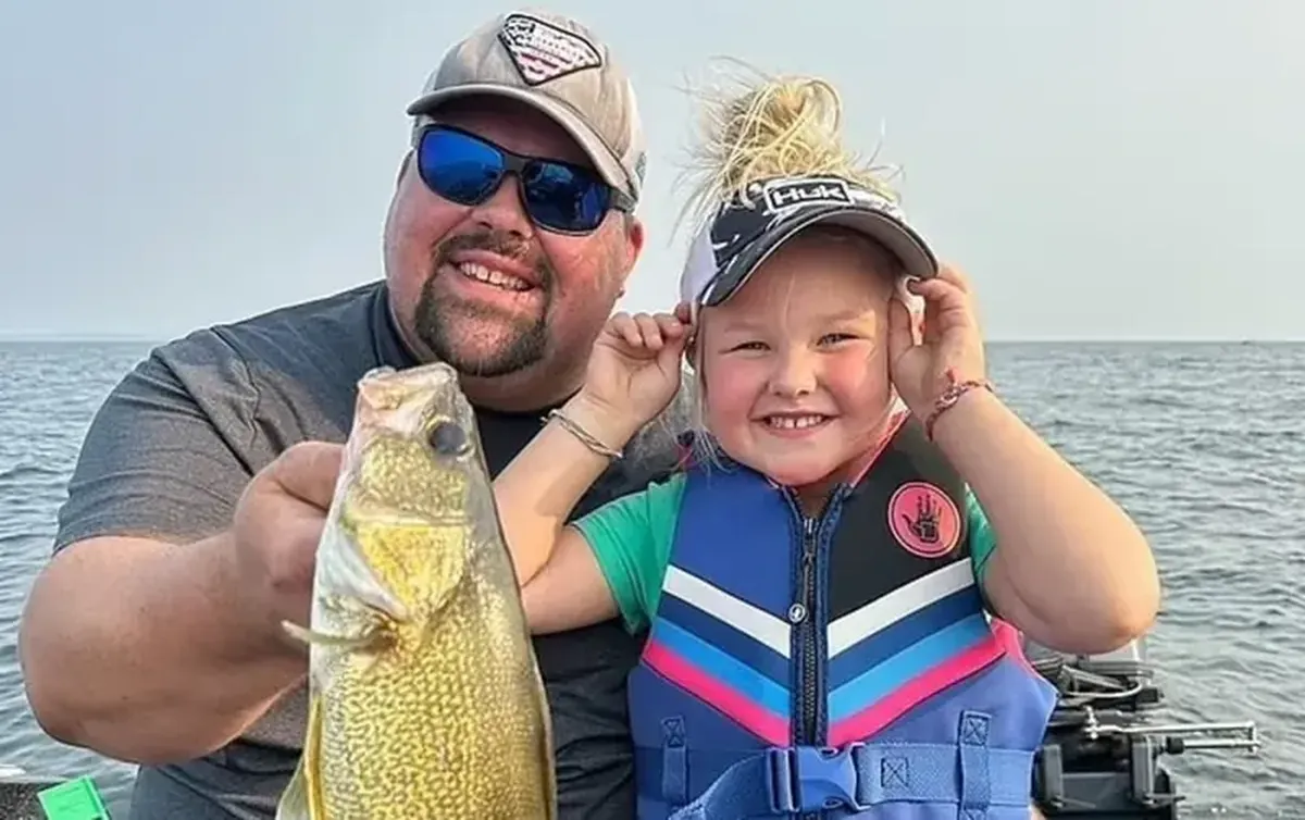 A father and his daughter went fishing; the sonar detected a sunken 19th-century sailboat.