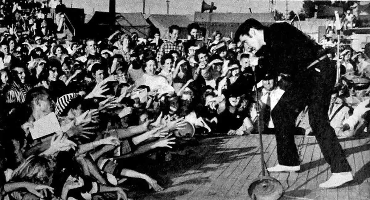 How Elvis Became the Voice of a New America 6 Elvis Presley: the new voice of America