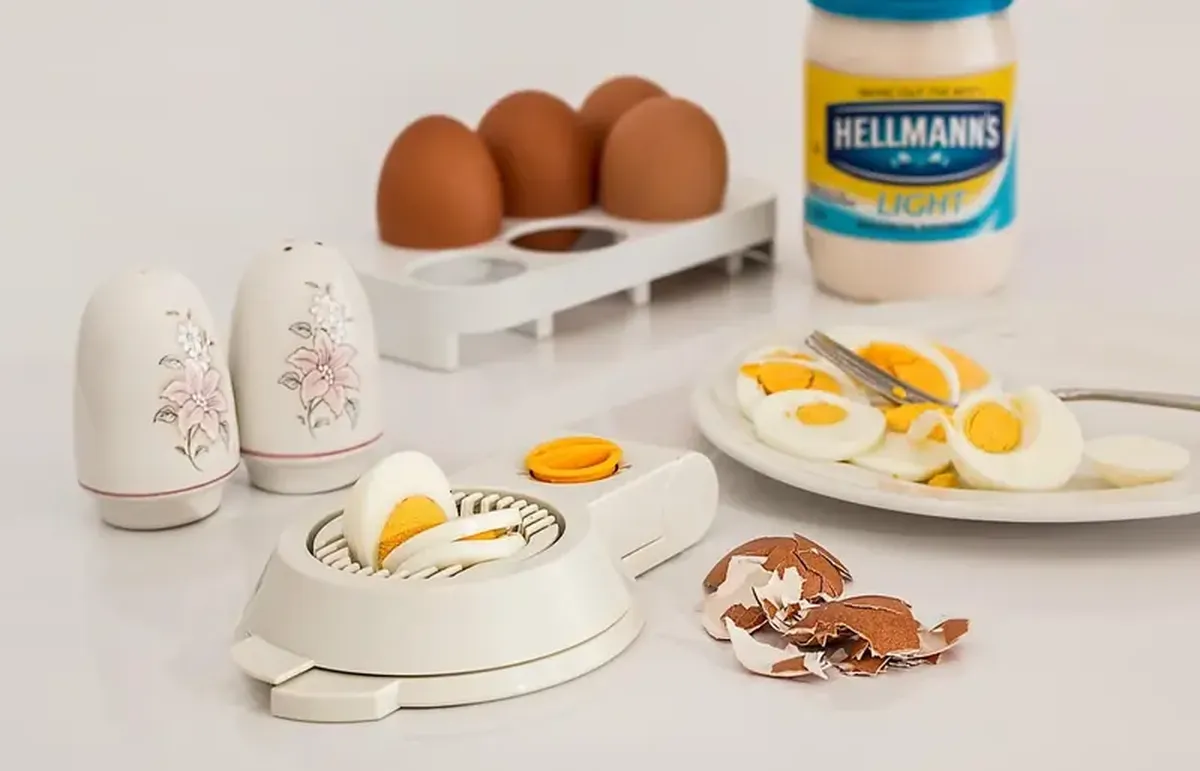 How to Peel Hard‑Boiled Eggs Easily, Backed by Science 3 According to science: what's the easiest way to peel boiled eggs?