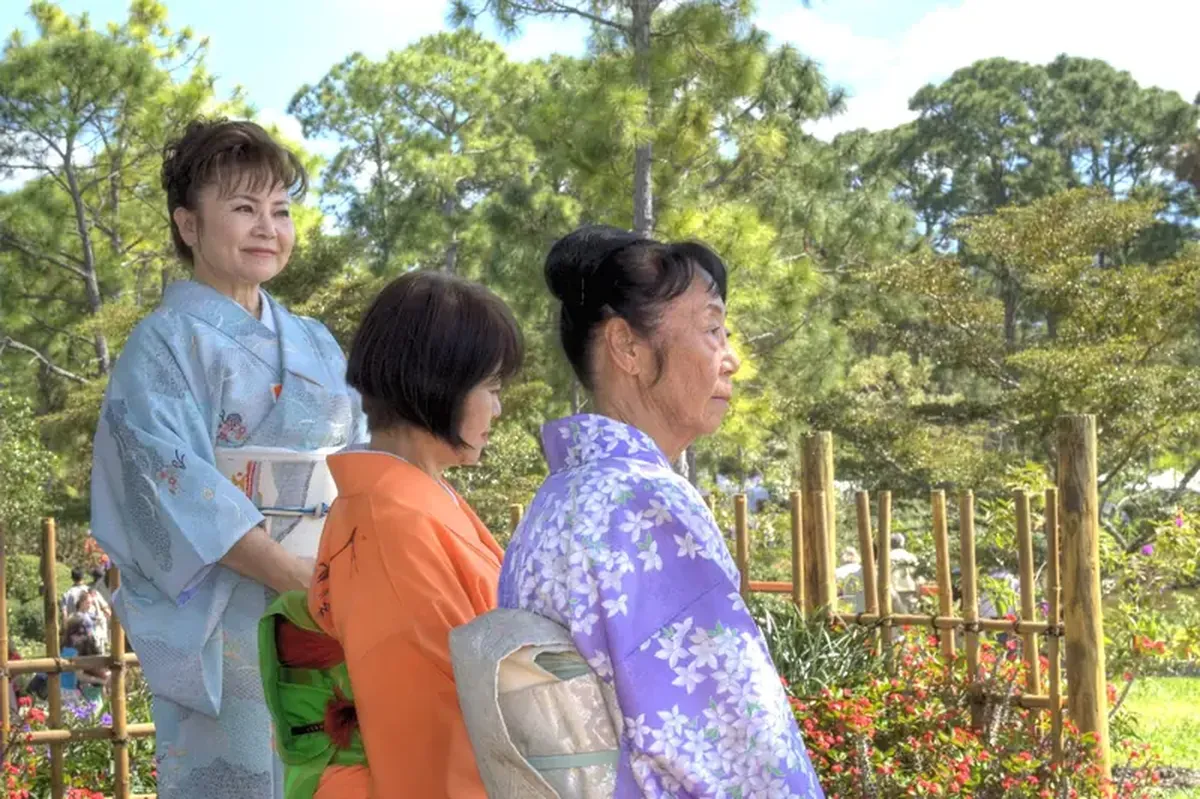 What Japan, China, and the Caucasus Teach Us About Living Longer 4 Secrets of Longevity: Lessons from the Japanese, Chinese, and Caucasians