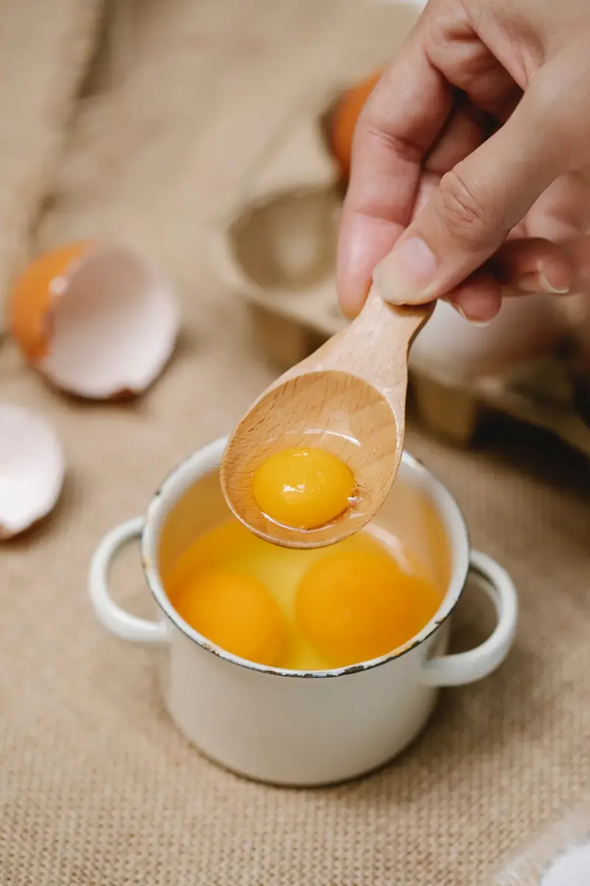 Cool or Not: The Truth and Myths About Eggs