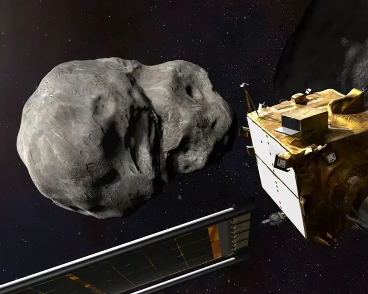 A giant asteroid could strike the Moon in 2032, hurling debris toward Earth.