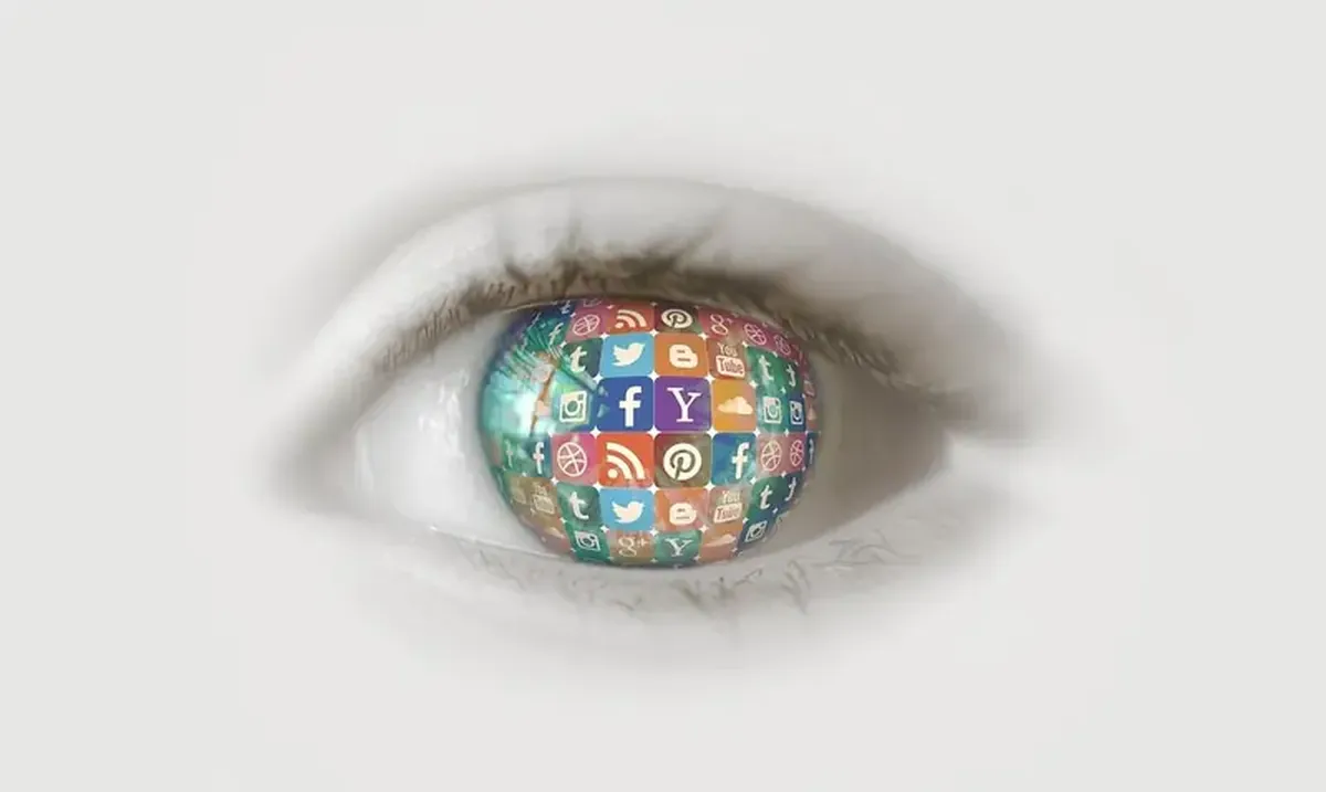 An obsession with social media reflects how self-absorbed a person is.